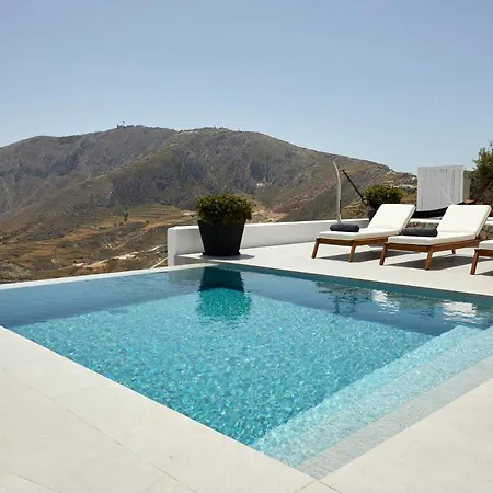 Kamini Santorini * Pýrgos