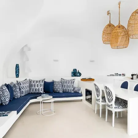 Kamini Santorini Villa