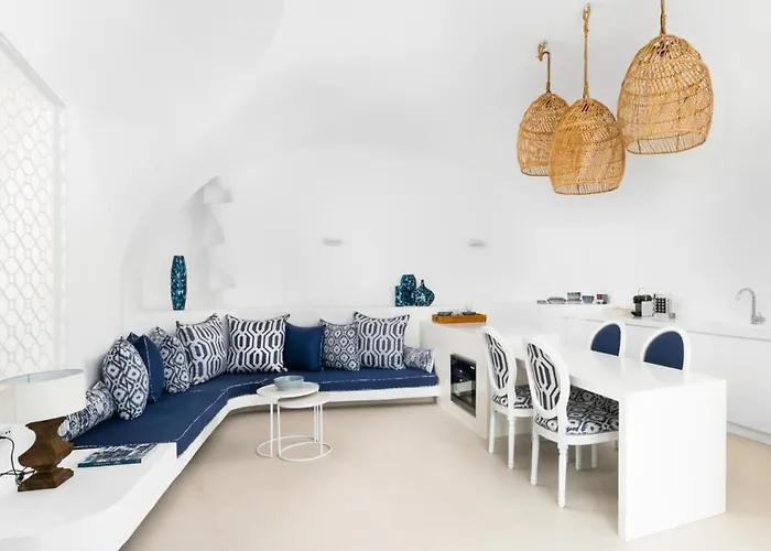 Kamini Santorini Villa