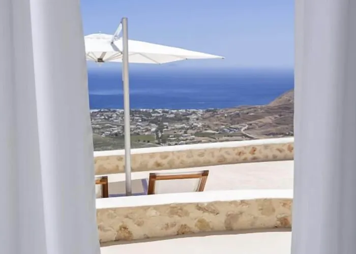 Kamini Santorini * Pýrgos