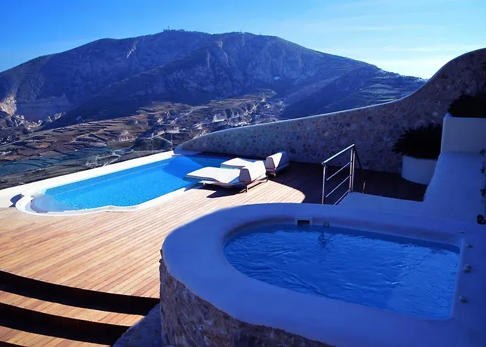 Kamini Santorini Pýrgos