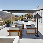 Kamini Santorini Villa Pírgosz