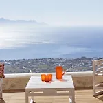 Kamini Santorini
