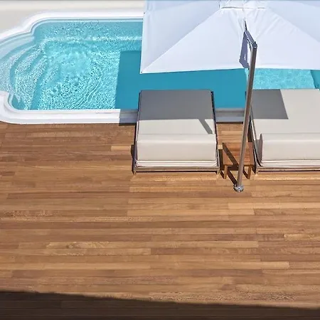 Kamini Santorini *