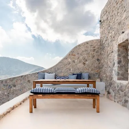 Kamini Santorini
