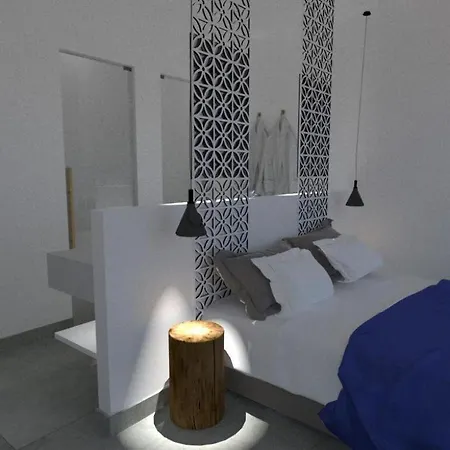 Kamini Santorini