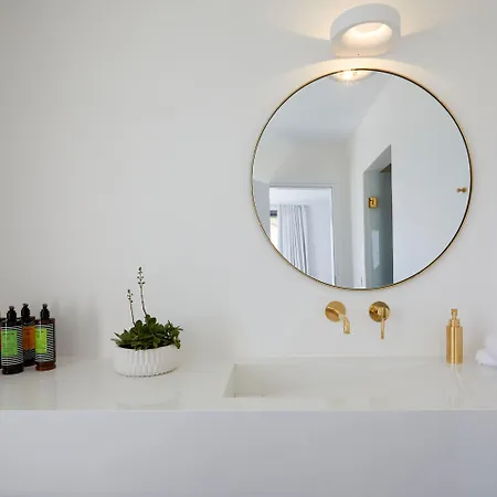 Kamini Santorini