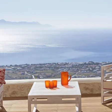 Kamini Santorini *