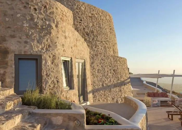 Kamini Santorini Pyrgos Kallistis