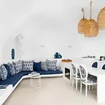 Kamini Santorini Willa