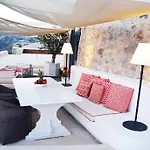 Kamini Santorini