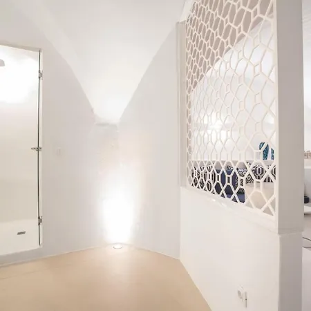 Kamini Santorini Pýrgos