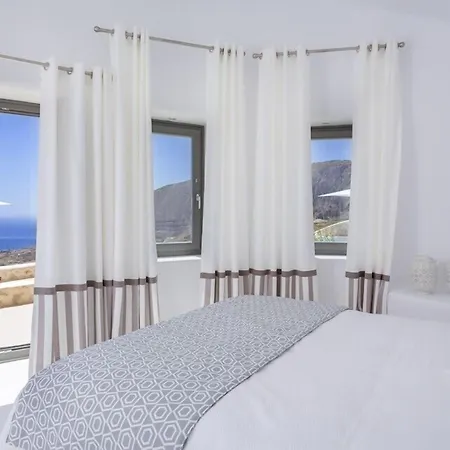 Kamini Santorini Villa Pýrgos