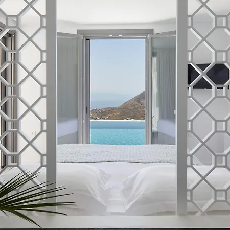 Kamini Santorini Pýrgos