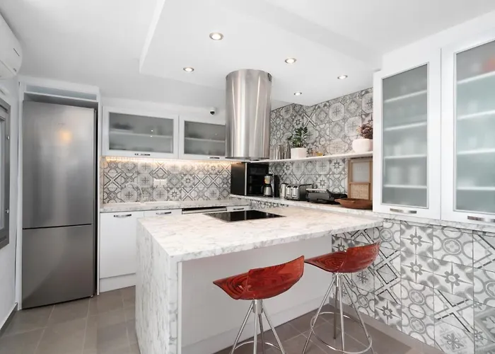 Kamini Santorini 피르고스