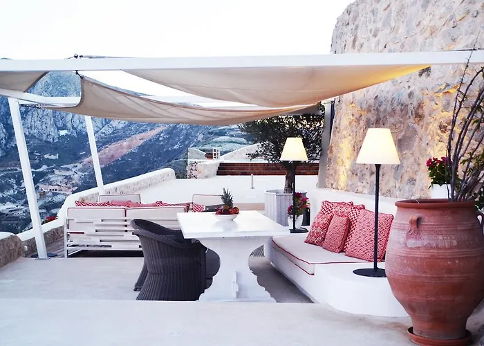 Kamini Santorini * 피르고스